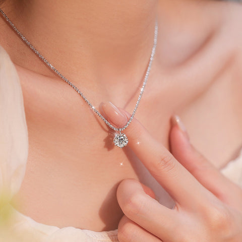 Women's Imitation Moissanite Diamond Necklace